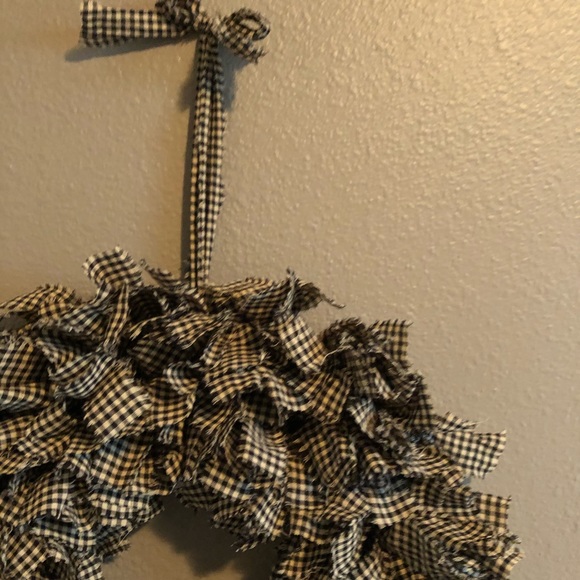 Handmade Gingham Wreath - Picture 4 of 4